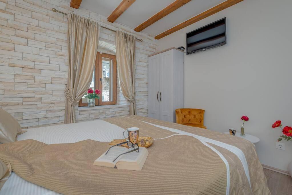 Diva 1,Stylish Old Town Studio Apartment Near Beach スプリト エクステリア 写真