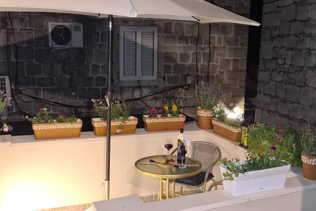 Diva 1,Stylish Old Town Studio Apartment Near Beach スプリト エクステリア 写真