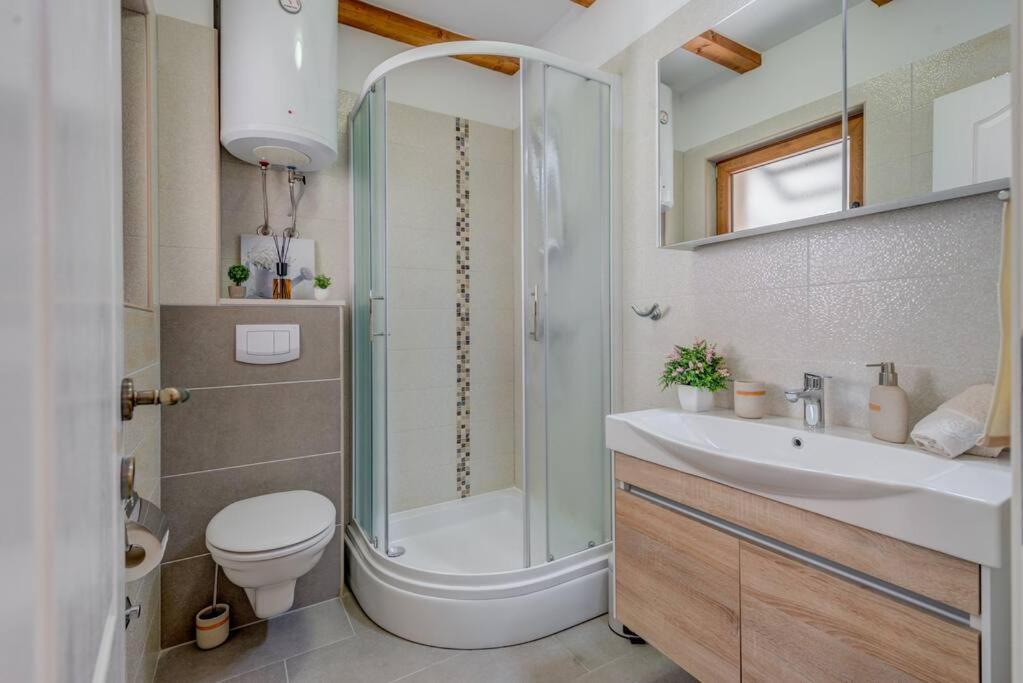 Diva 1,Stylish Old Town Studio Apartment Near Beach スプリト エクステリア 写真