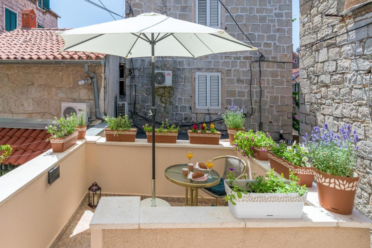 Diva 1,Stylish Old Town Studio Apartment Near Beach スプリト エクステリア 写真